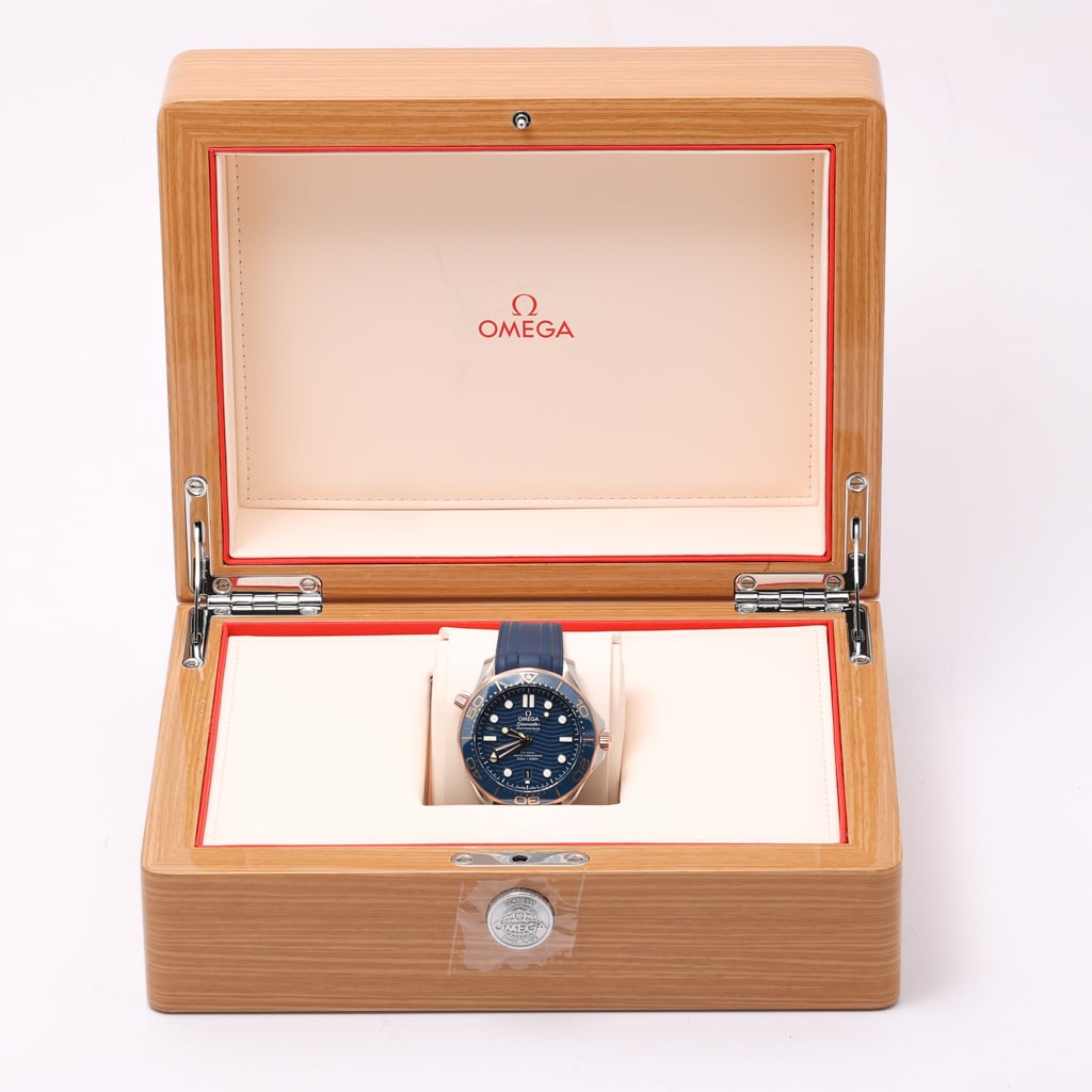 OMEGA SEAMASTER DIVER 300