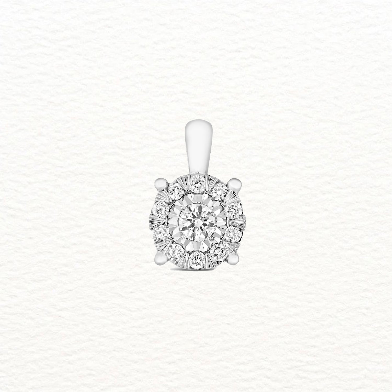 18K Gold and Diamond Cluster Round Pendant
